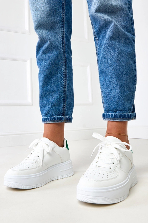 Balti sportiniai bateliai su...