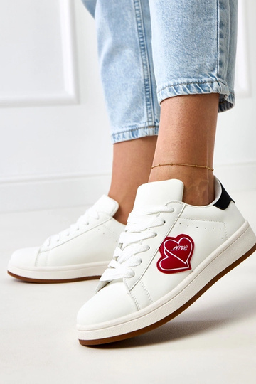 Balti sportiniai bateliai...