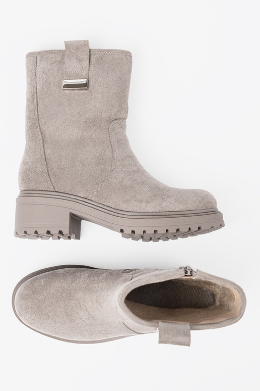 Patogus pilkos spalvos batai na masyĮnej podeszĮie