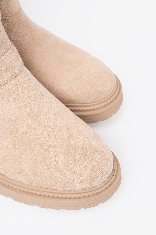 Stilingas jsnosmėlio spalvos batai su dekoratyvinėmis sagtimis