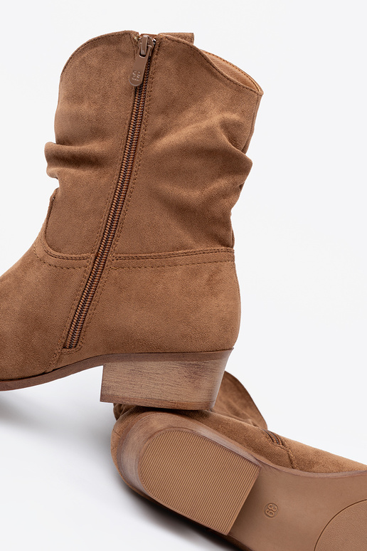 rudos spalvos moteriški batai o klasycznym kroju