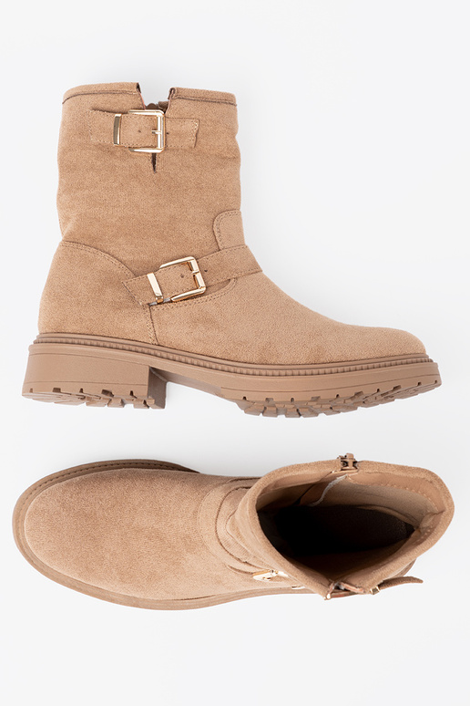 karamelinės spalvos batai z ozdobnymi auksinismi klamrami