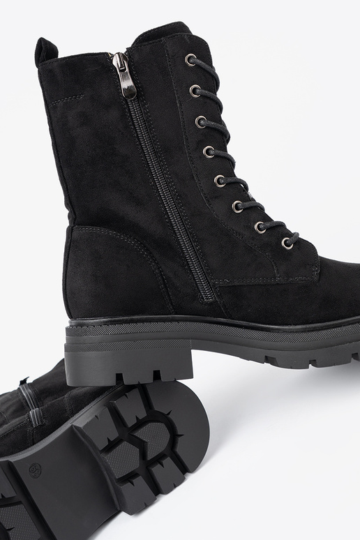 juodos spalvos suvarstytas auliniai batai na masyĮnej podeszĮie