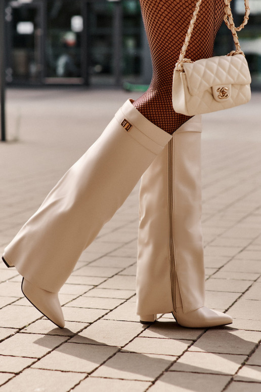 moteriški ilgaauliai batai Eko OdasuINyĮiniętą CholeĮką su kulniukais dramblio kaulo spalvos Avamora