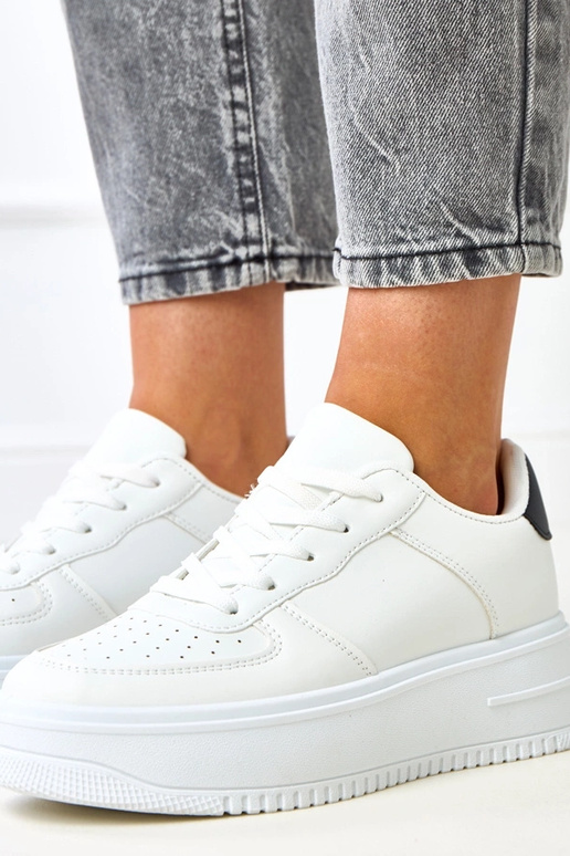 Balti platforma sportbačiai su juodu...