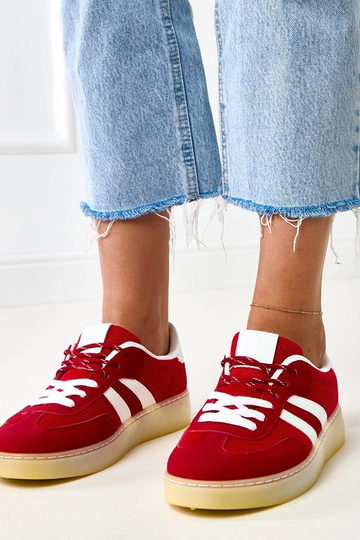 Raudoni tinkliniai sportbačiai su baltu įdėklu Weka