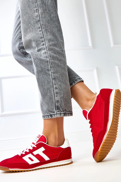 Raudoni sportiniai sportbačiai su...