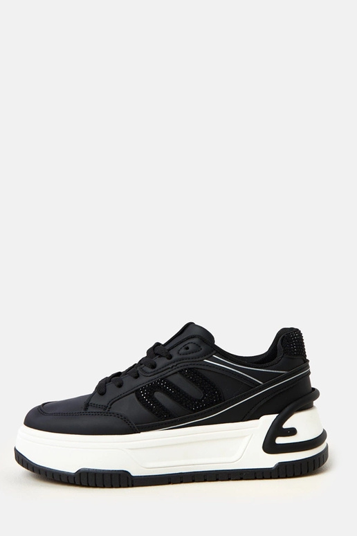 Juodi sportbačiai ant platformos,...