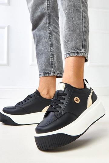 Juodi sportiniai bateliai... 2