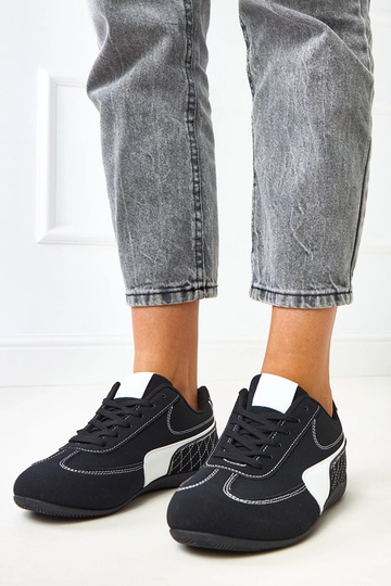 Juodi sportiniai bateliai...