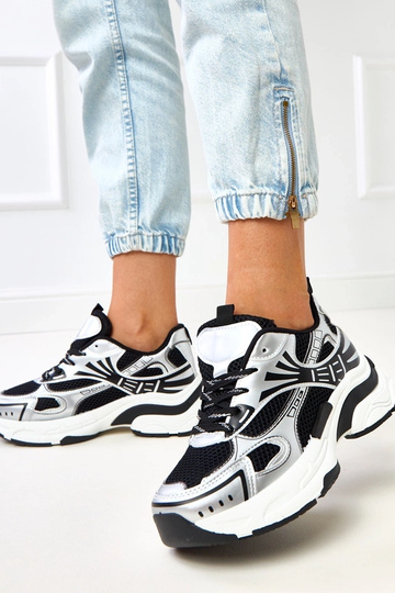 Juodi sportiniai bateliai... 2