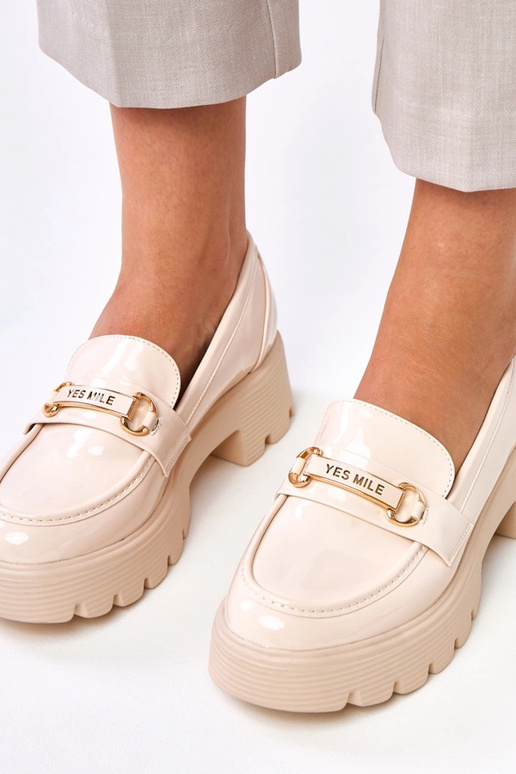 Smėlio spalvos lakiniai mokasinai su...