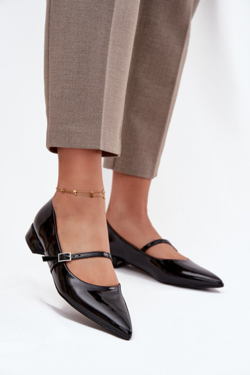 Lakuotos balerinos Įjungta Subtilusm Obcasie su dirželiais juodos spalvos Isvella