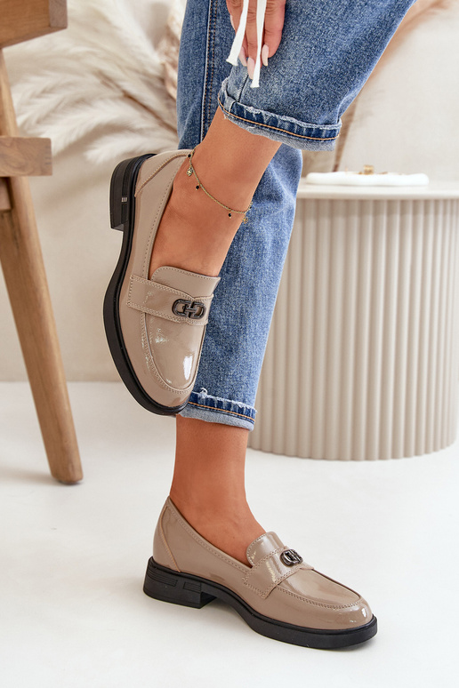 Lakuoti odiniai mokasinai smėlio... Lakuoti odiniai mokasinai smėlio...