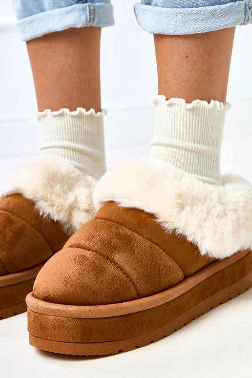 Rudi trumpi sniego batai šiltinti...