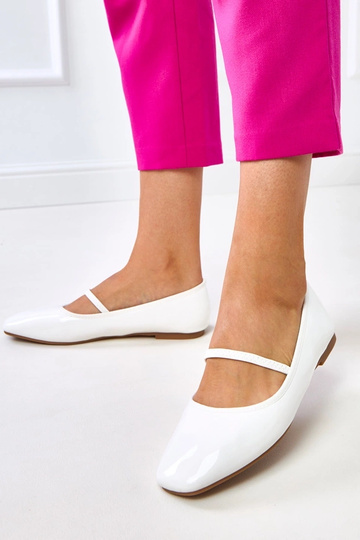 Baltos lakuotos balerinos... 2