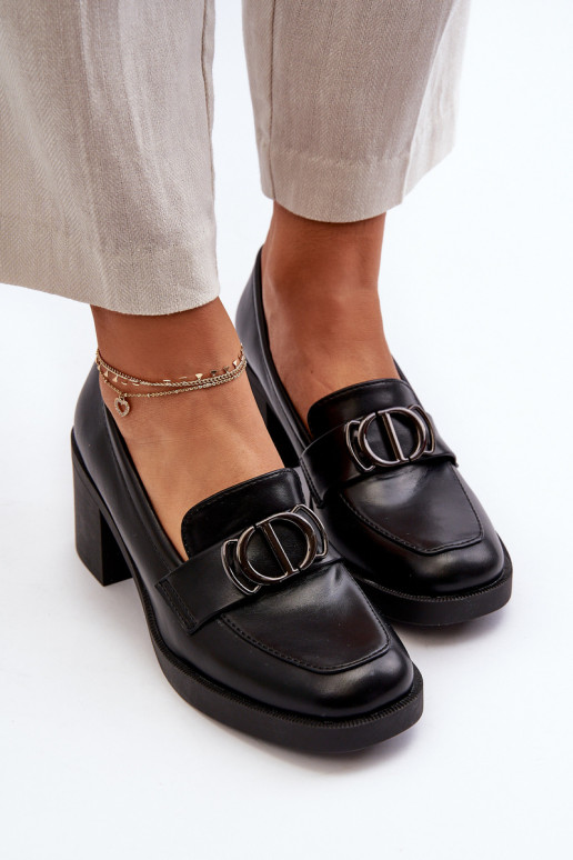 batai   su kulniukais su ornamentais juodos spalvos Nedarea