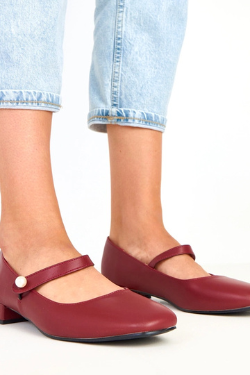 Bordo aukštakulniai ant...