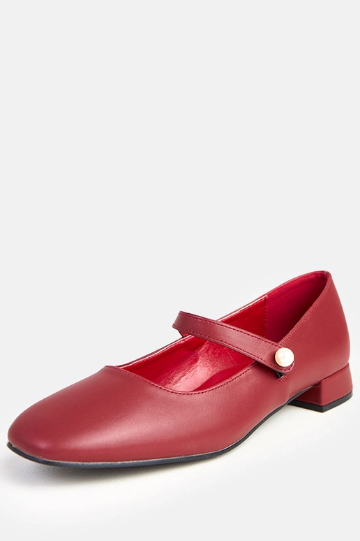 Bordo aukštakulniai ant stulpelio su...