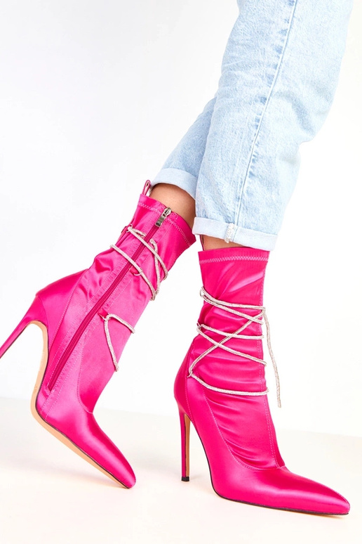 Rožiniai satininiai aulinukai ant...