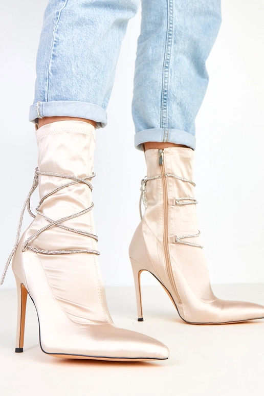 Šampano spalvos satininiai aulinukai...