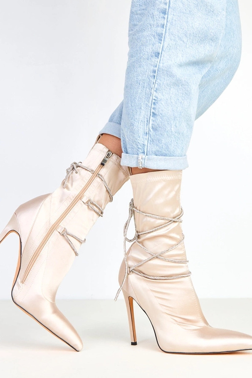 Šampano spalvos satininiai aulinukai...