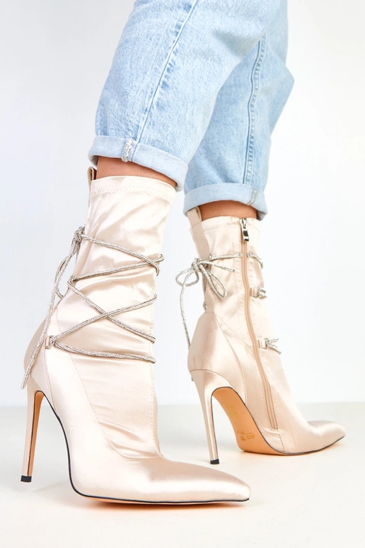 Šampano spalvos satininiai aulinukai...