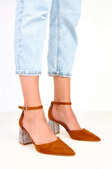 Rudi aukštakulniai ant...