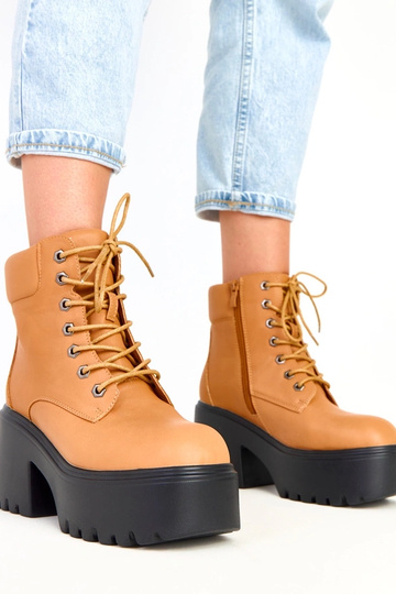 Rudi aulinukai ant masyvaus...