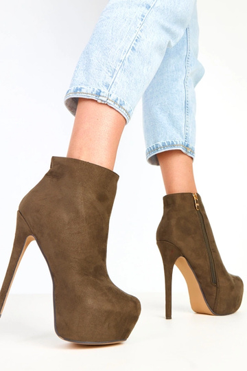 Žali zomšiniai aulinukai... 2