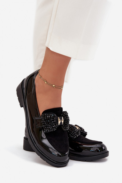 Lakuoti mokasinai su širdimi juodos spalvos