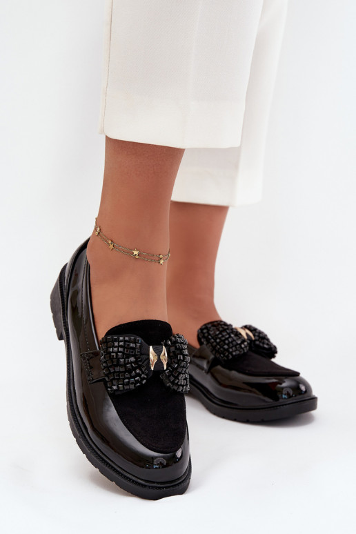 Lakuoti mokasinai su širdimi juodos spalvos