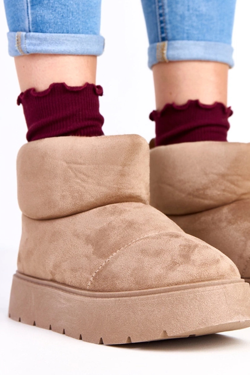 Tamsiai smėlio spalvos šilti sniego... Tamsiai smėlio spalvos šilti sniego...