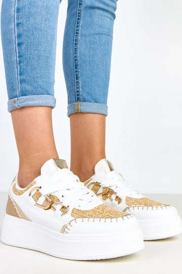 Smėlio spalvos sportbačiai...