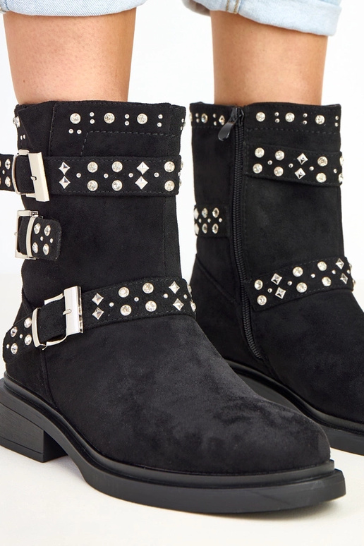 Juodos botinės su cirkoniais ant žemo... Juodos botinės su cirkoniais ant žemo...