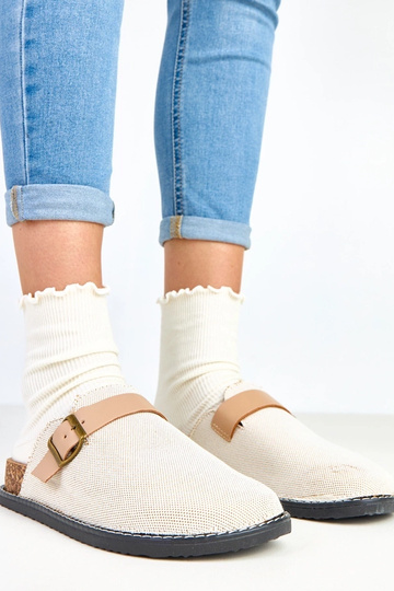 Smėlio spalvos šlepetės ant...