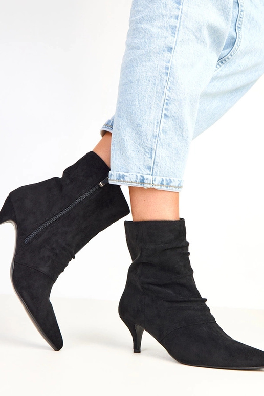 Juodos botinės ant žemo kulno su...