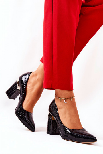 Oda Bateliai LeĮskis su gyvatės odos imitacija 3117 juodos spalvos