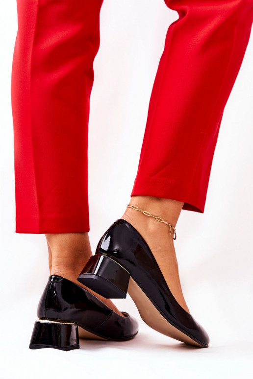 Oda su lako efektu Bateliai LeĮskis 3118 juodos spalvos Oda su lako efektu Bateliai LeĮskis 3118 juodos spalvos