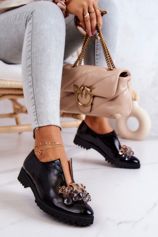 Elegantiško stiliaus Oda batai su ornamentais juodos spalvos Cindy Elegantiško stiliaus Oda batai su ornamentais juodos spalvos Cindy