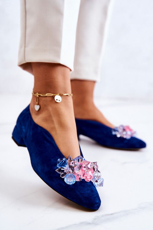 Elegantiško stiliaus iš zomšos batai su ornamentais tamsiai mėlynos spalvos McQueen Elegantiško stiliaus iš zomšos batai su ornamentais tamsiai mėlynos spalvos McQueen