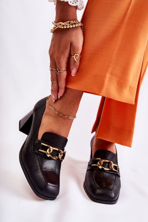 Oda Bateliai su grandinėlėmis Laura Messi 2515 juodos spalvos