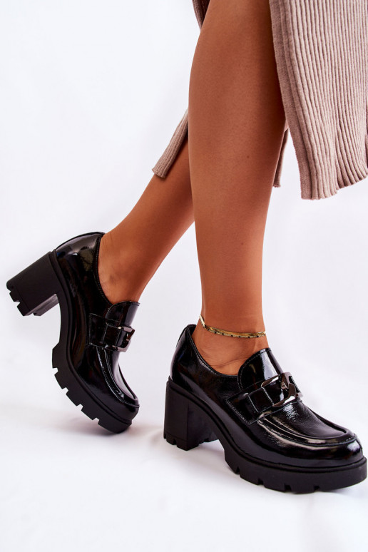 Elegantiško stiliaus batai su kulniukais Su sidabrine puošyba juodos spalvos Lemar Harmell Elegantiško stiliaus batai su kulniukais Su sidabrine puošyba juodos spalvos Lemar Harmell