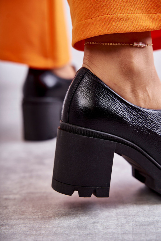 Oda batai su kulniukais su aukso spalvos detalėmis juodos spalvos Lemar Mikeyla