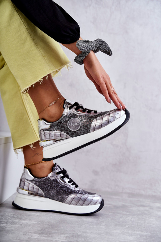 Moteriškas sportiniai bateliai Ant platformos GOE KK2N4083 sidabro spalvos Moteriškas sportiniai bateliai Ant platformos GOE KK2N4083 sidabro spalvos