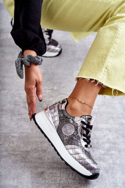 Moteriškas sportiniai bateliai Ant platformos GOE KK2N4083 sidabro spalvos Moteriškas sportiniai bateliai Ant platformos GOE KK2N4083 sidabro spalvos