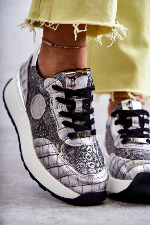 Moteriškas sportiniai bateliai Ant platformos GOE KK2N4083 sidabro spalvos Moteriškas sportiniai bateliai Ant platformos GOE KK2N4083 sidabro spalvos