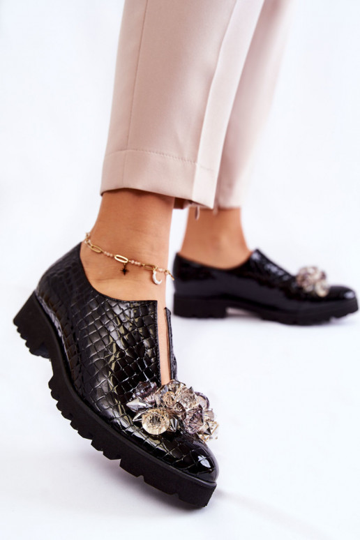 Elegantiško stiliaus su lako efektu batai su ornamentais  juodos spalvos Cindy Elegantiško stiliaus su lako efektu batai su ornamentais  juodos spalvos Cindy