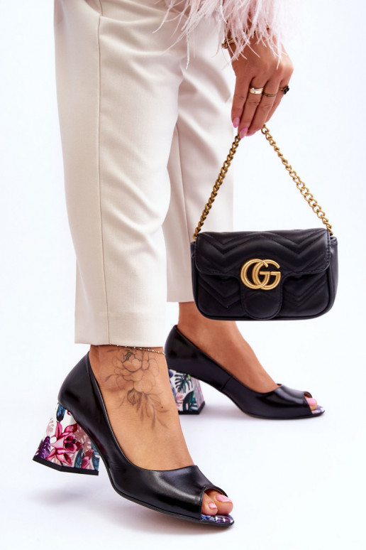 Oda Bateliai su dekoruotais kulnais LeĮskis Shoes 2608/K juodos spalvos