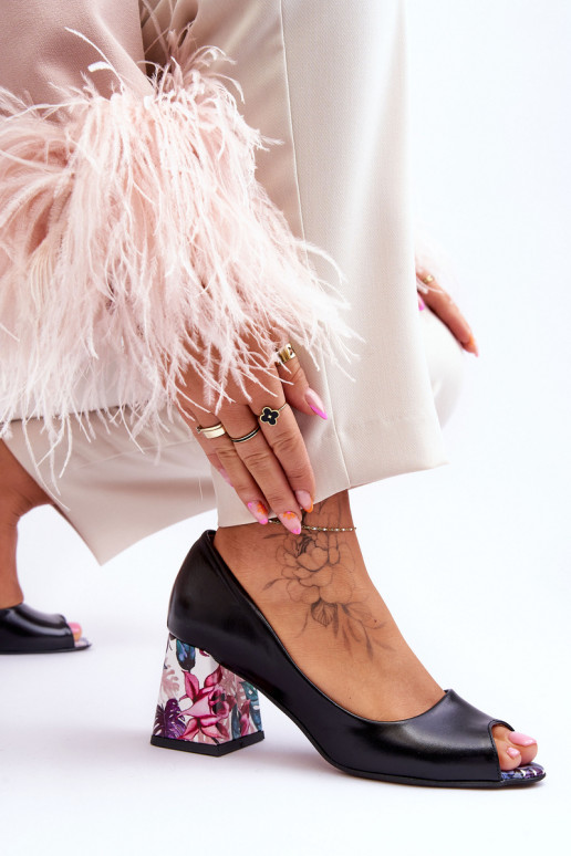 Oda Bateliai su dekoruotais kulnais LeĮskis Shoes 2608/K juodos spalvos